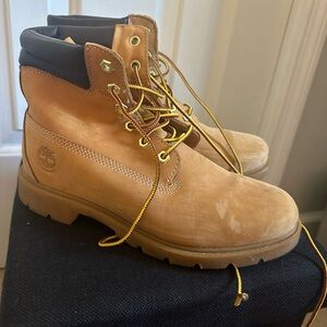Timberland Tan and Black Boots with Nubuck Leather and Padded Collar